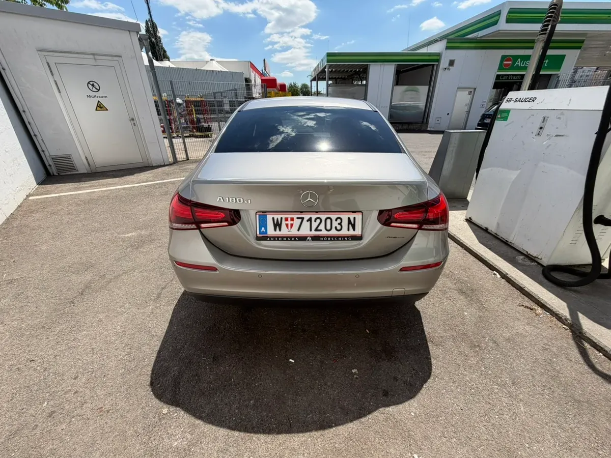 Mercedes-Benz A-Class 2019 photo 2