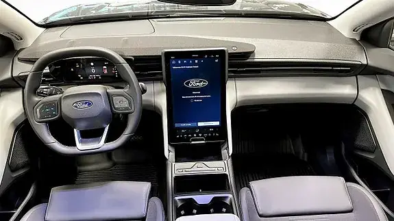 Ford Explorer 2026 photo 4