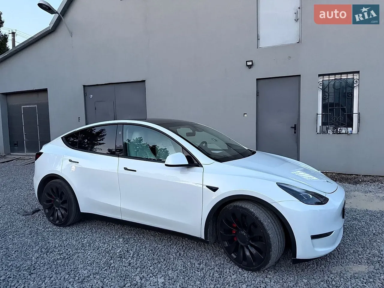 Tesla Model Y 2024 photo 3