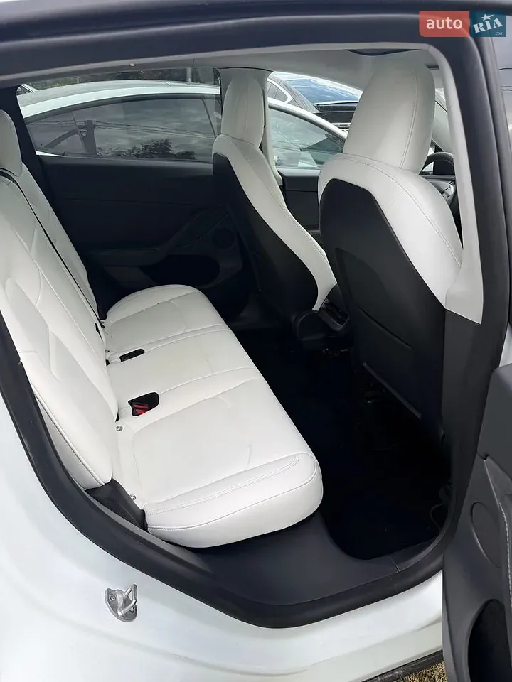 Tesla Model Y 2024 photo 5