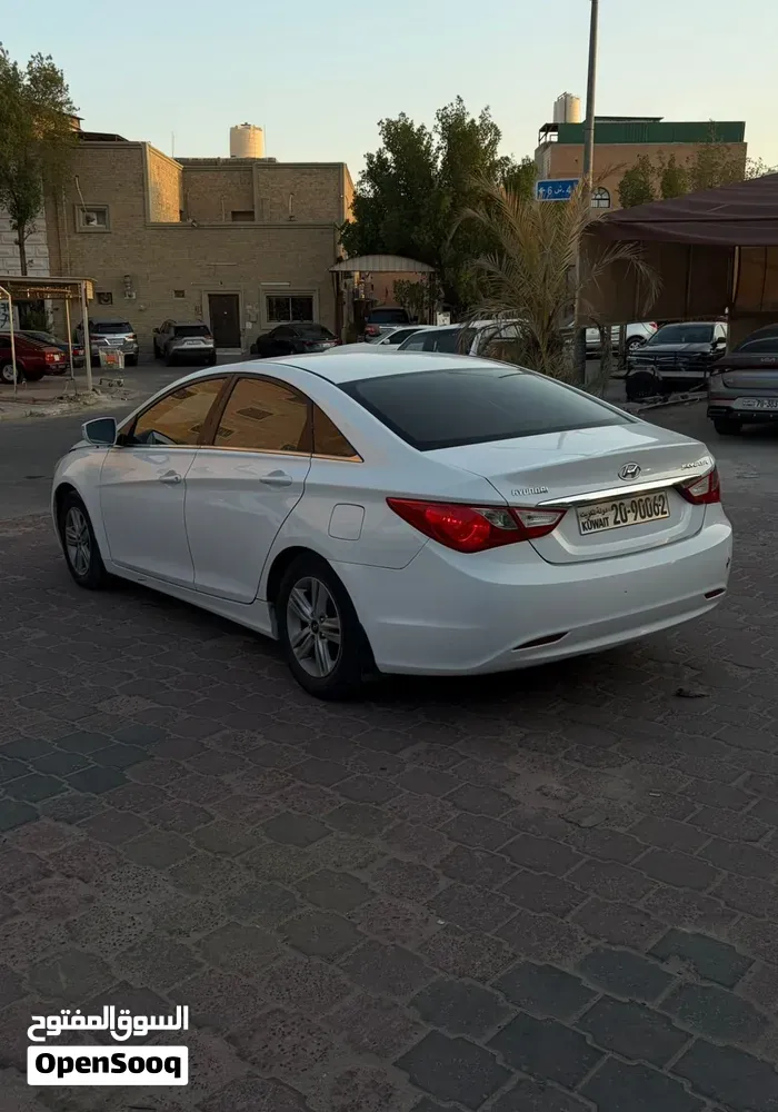 Hyundai Sonata 2013 photo 2