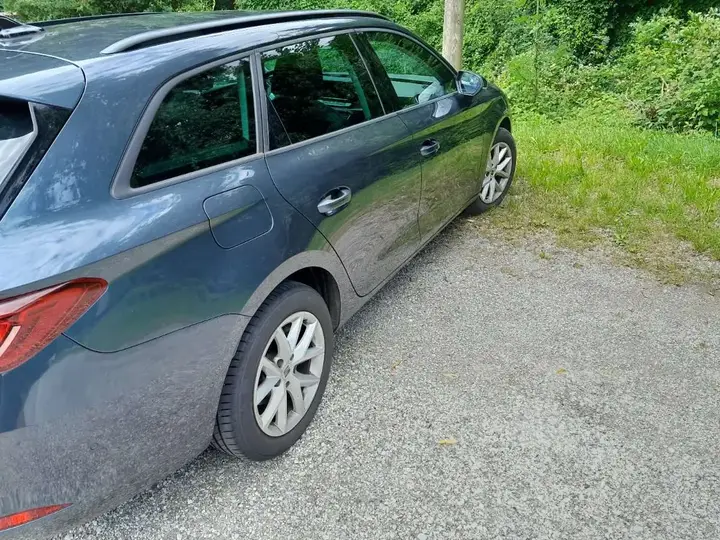 Seat Leon 2023 photo 2