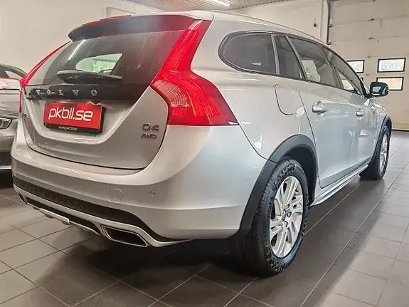 Volvo V60 Cross Country 2017 photo 3