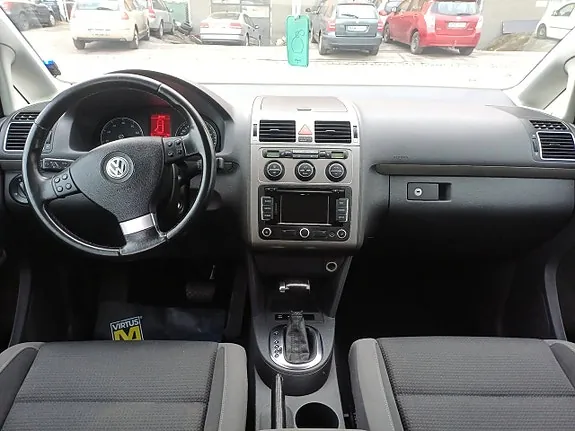 Volkswagen Touran 2010 photo 5