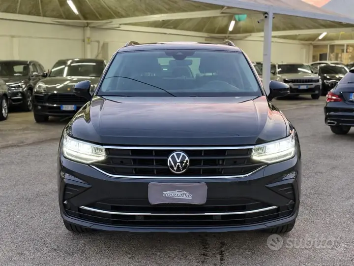 Volkswagen Tiguan 2022 photo 2