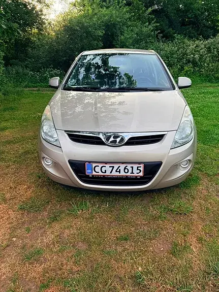 Hyundai I20 2011 photo 2