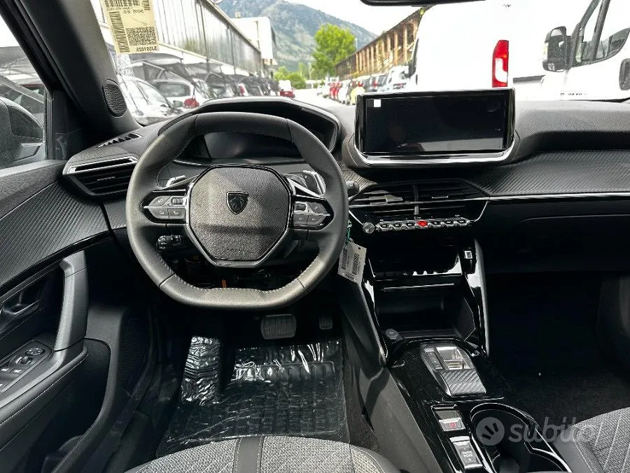 Peugeot 2008 2025 photo 5