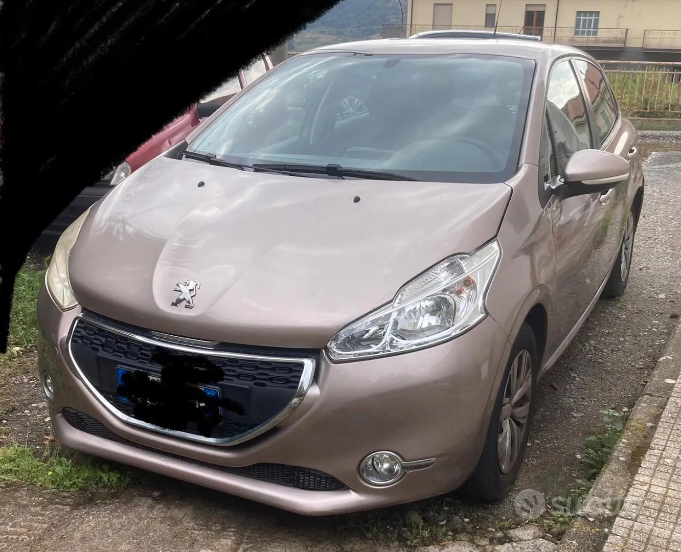 Peugeot 208 2014 photo 2
