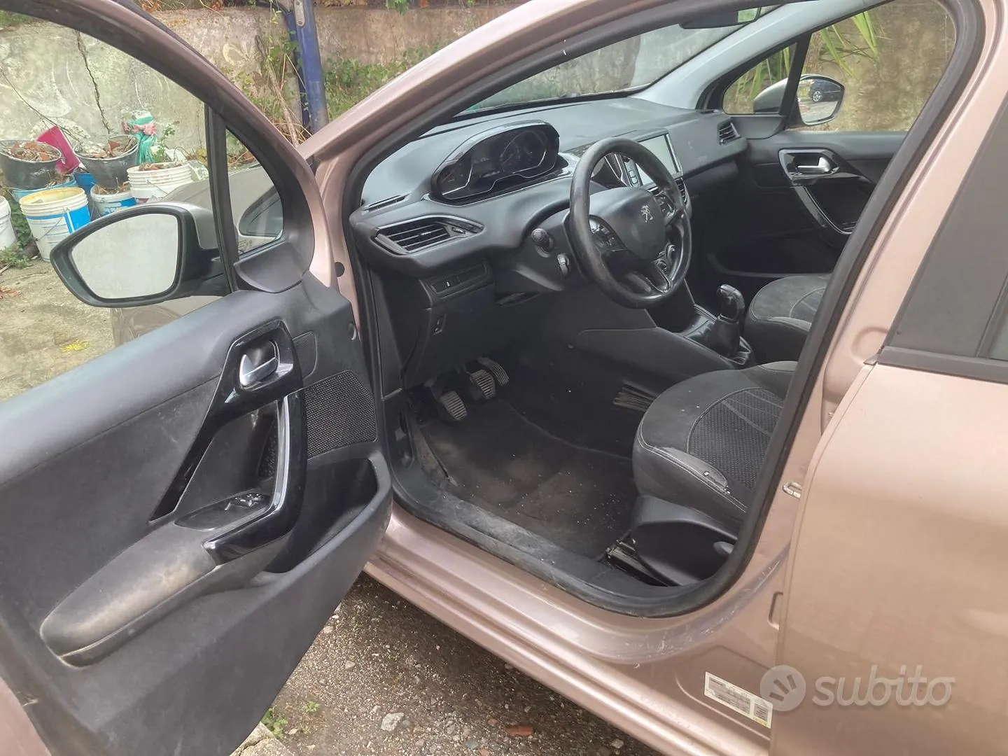 Peugeot 208 2014 photo 4