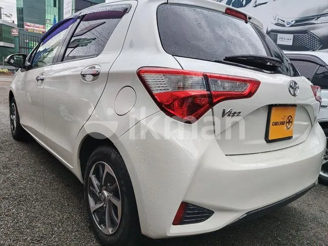 Toyota Vitz 2018 photo 4