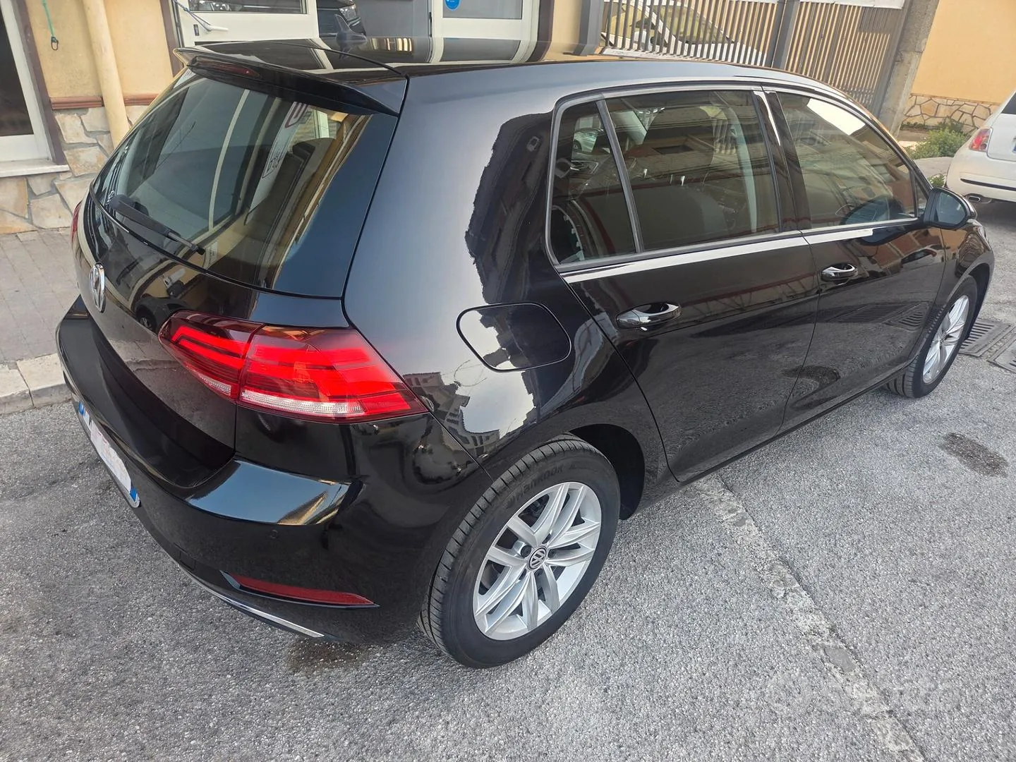 Volkswagen Golf 2019 photo 2