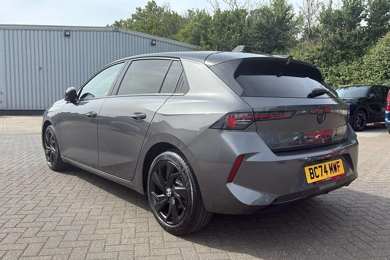 Vauxhall Astra 2025 photo 2