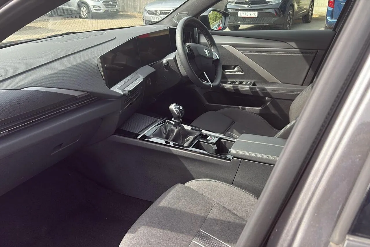 Vauxhall Astra 2025 photo 3