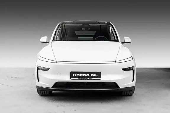Tesla Model Y 2025 photo 3