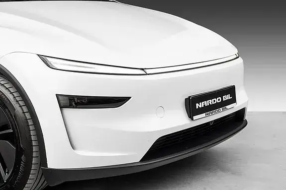 Tesla Model Y 2025 photo 2