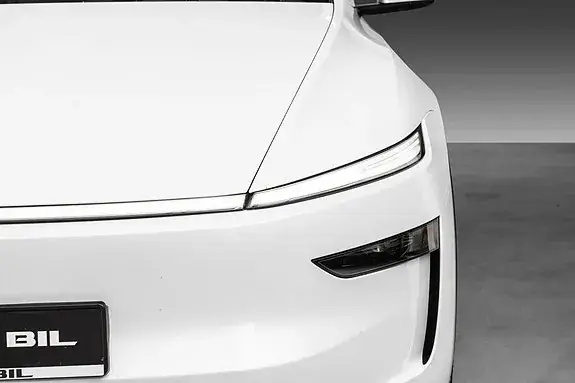 Tesla Model Y 2025 photo 4