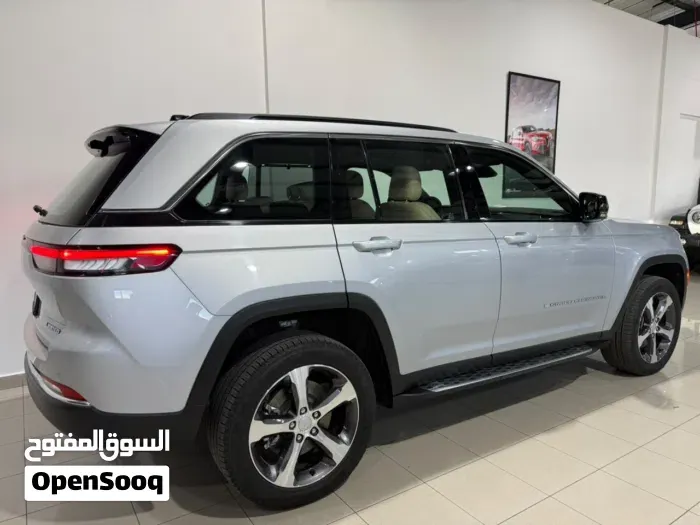 Jeep Grand Cherokee 2024 photo 2