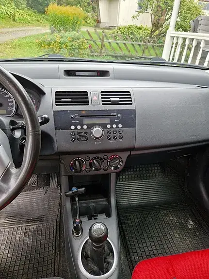 Suzuki Swift 2008 photo 4