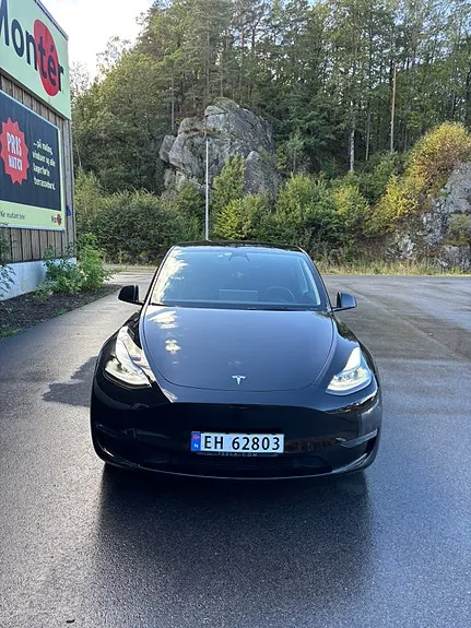 Tesla Model Y 2024 photo 4
