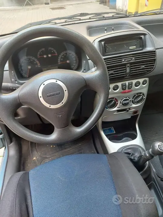 Fiat Punto 2000 photo 2