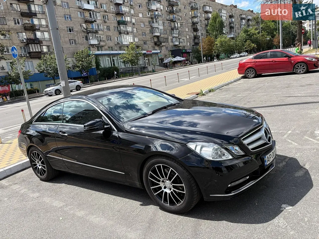 Mercedes-Benz E-Class 2011 photo 2