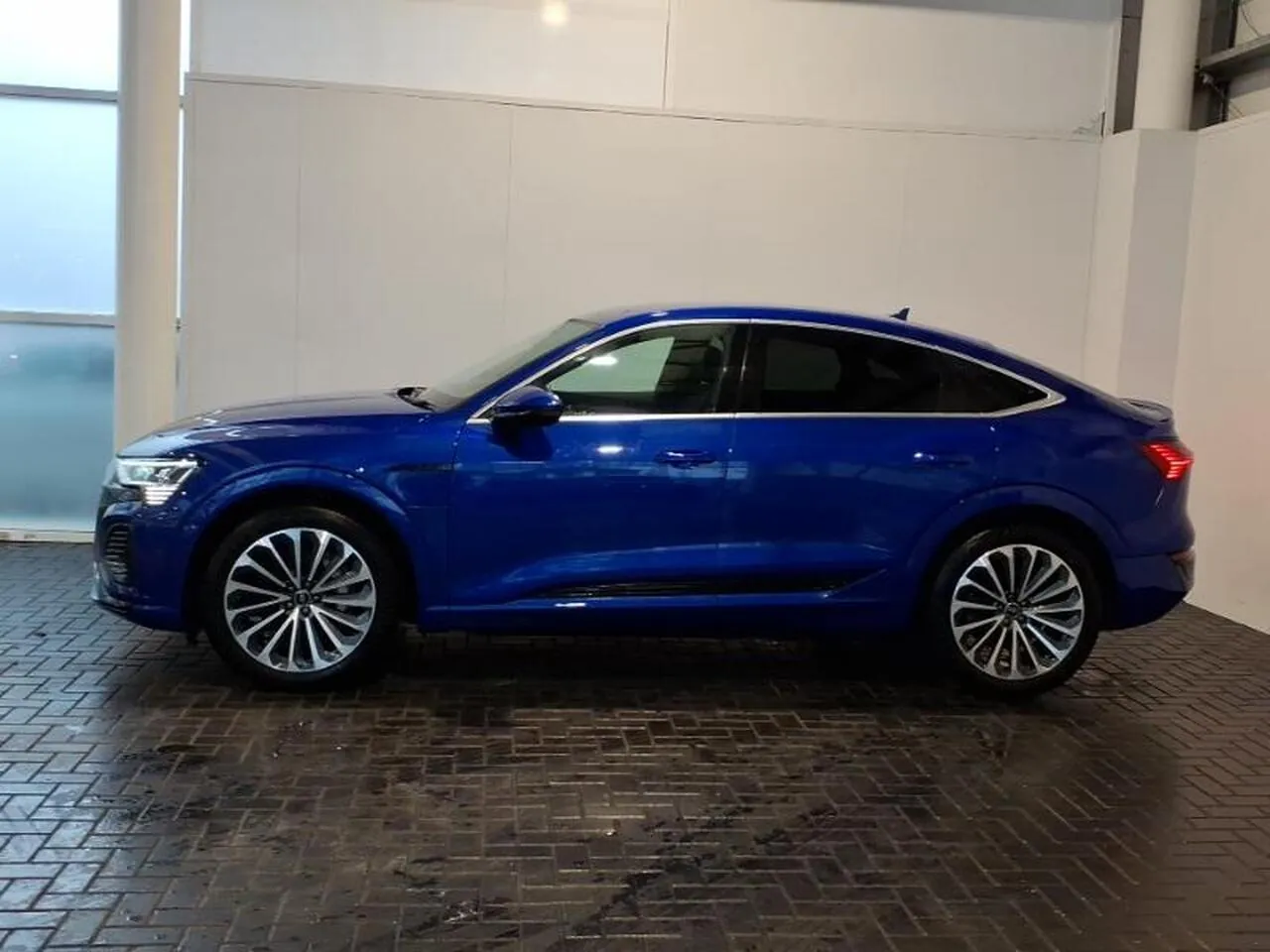 Audi Q8 E-Tron 2023 photo 4