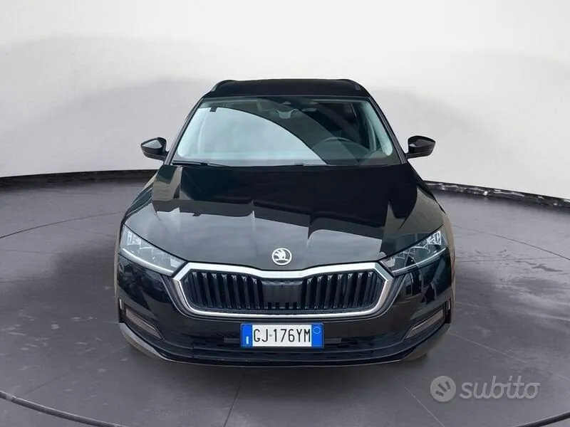 Skoda Octavia 2022 photo 2