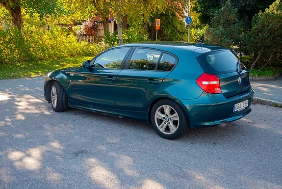 BMW 118D 2010 photo 2