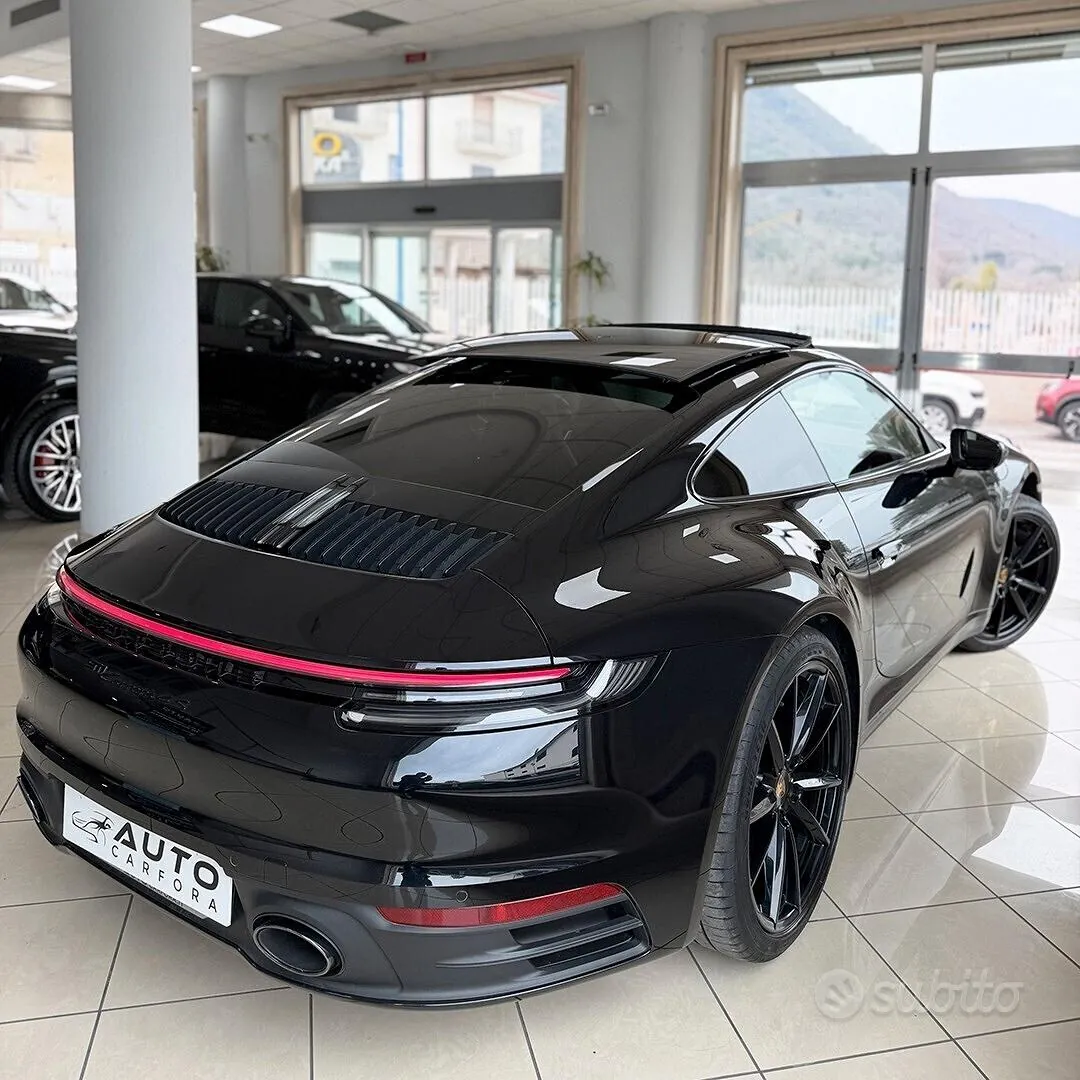 Porsche 911 2020 photo 3