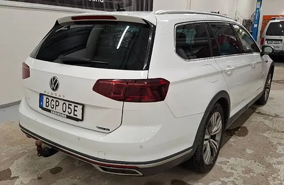 Volkswagen Passat Alltrack 2021 photo 2
