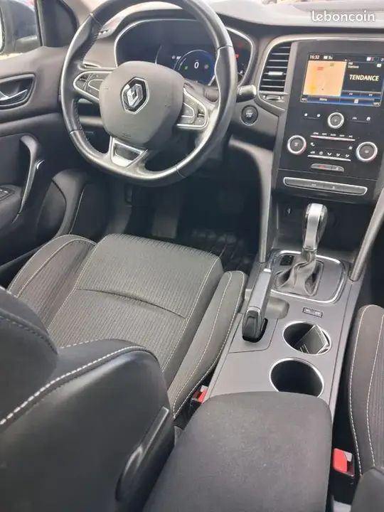 Renault Megane 2018 photo 4