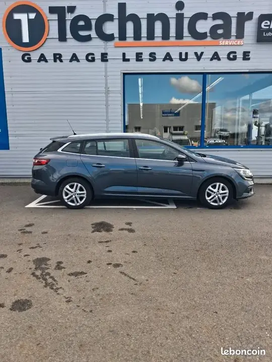 Renault Megane 2018 photo 2