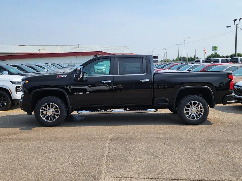 Chevrolet Silverado 3500Hd 2026 photo 3