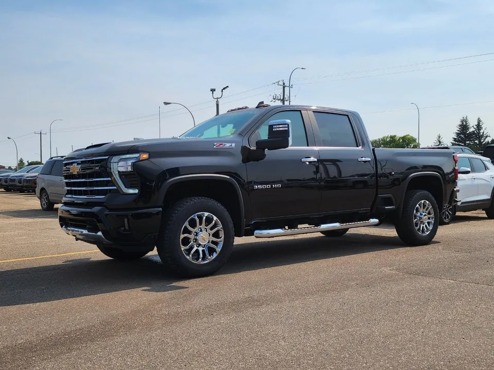 Chevrolet Silverado 3500Hd 2026 photo 2