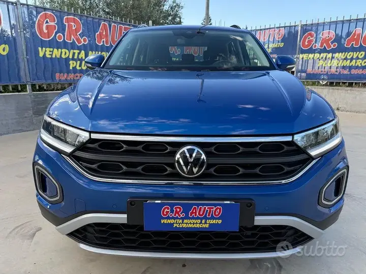 Volkswagen T-Roc 2023 photo 2