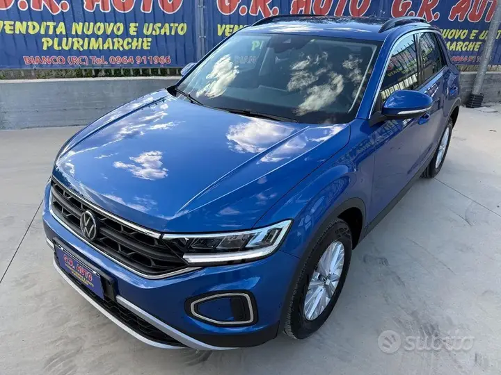 Volkswagen T-Roc 2023 photo 3