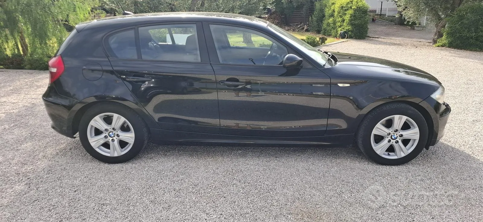 BMW 1 Series 2009 photo 2