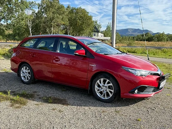 Toyota Auris 2016 photo 2