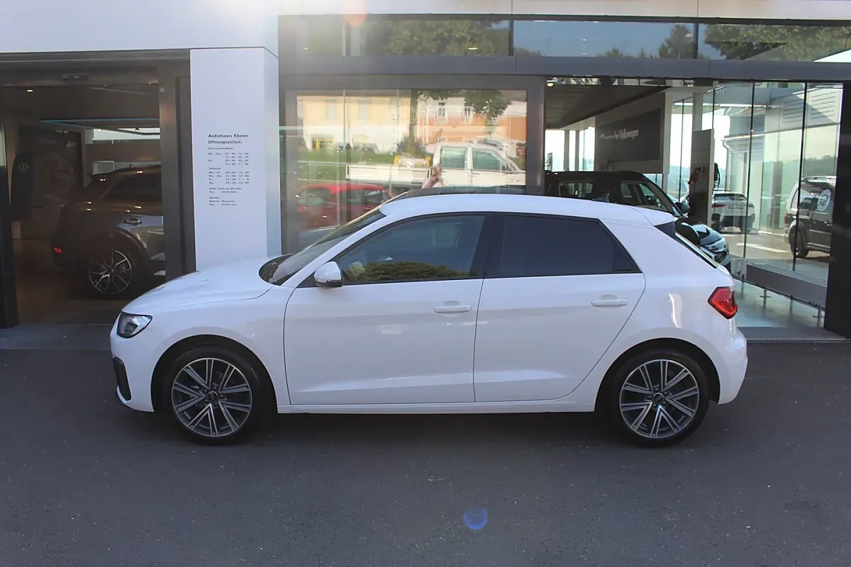 Audi A1 2024 photo 3