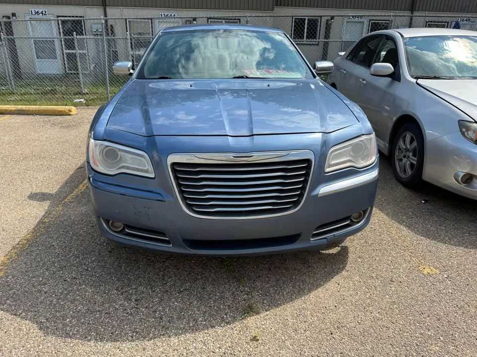 Chrysler 300 2011 photo 5