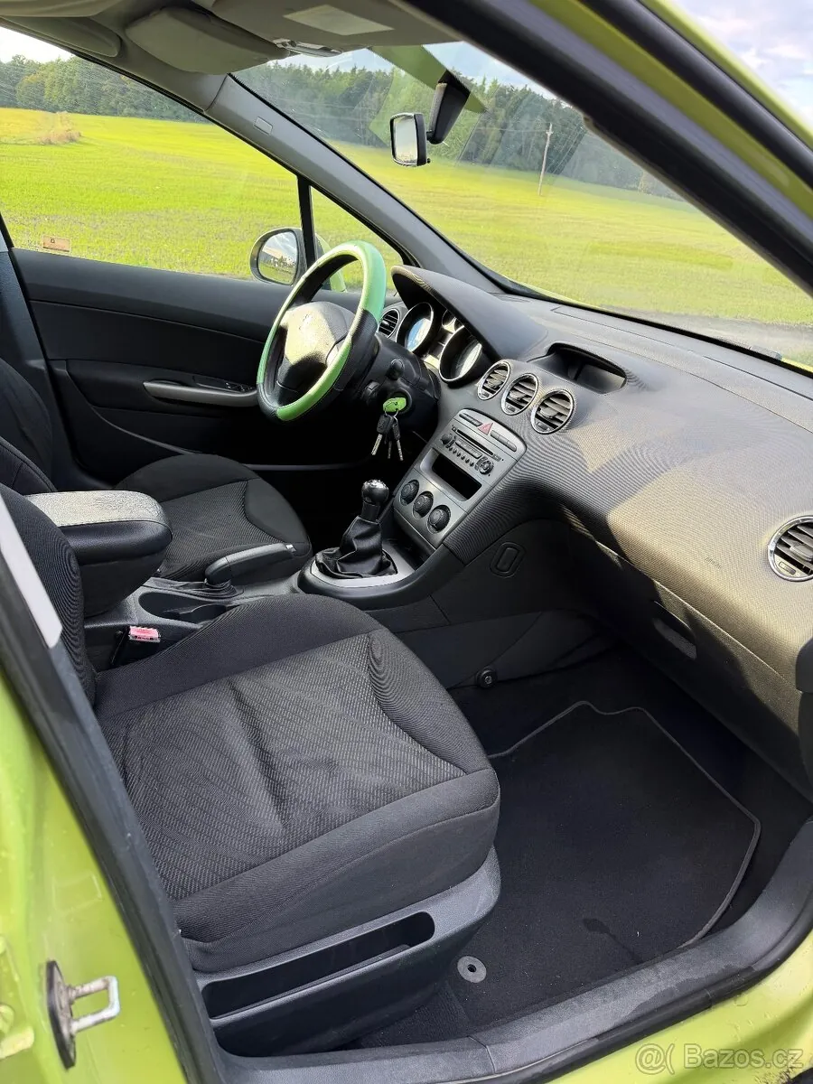 Peugeot 308 2008 photo 4