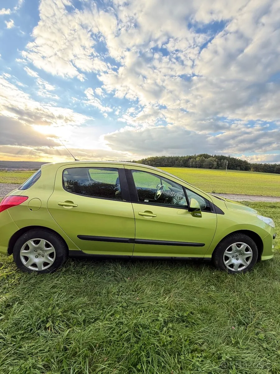 Peugeot 308 2008 photo 2