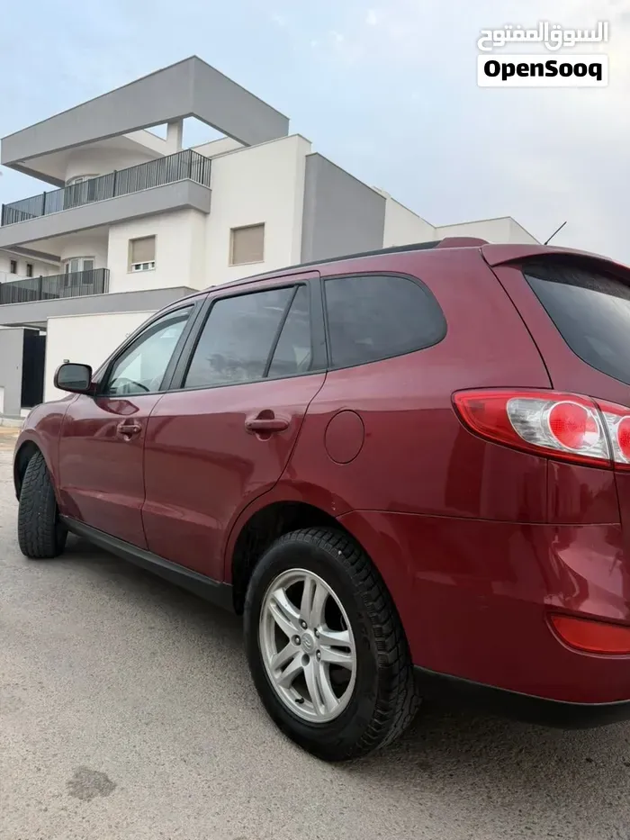 Hyundai Santa Fe 2012 photo 2