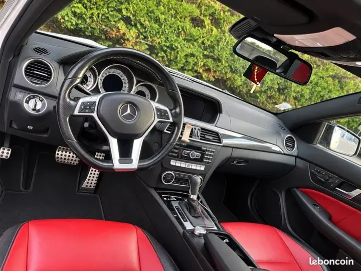 Mercedes-Benz C-Class 2012 photo 3