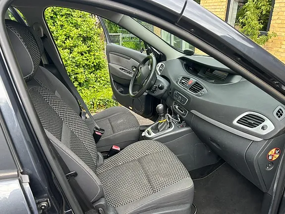 Renault Scenic Iii 2011 photo 4