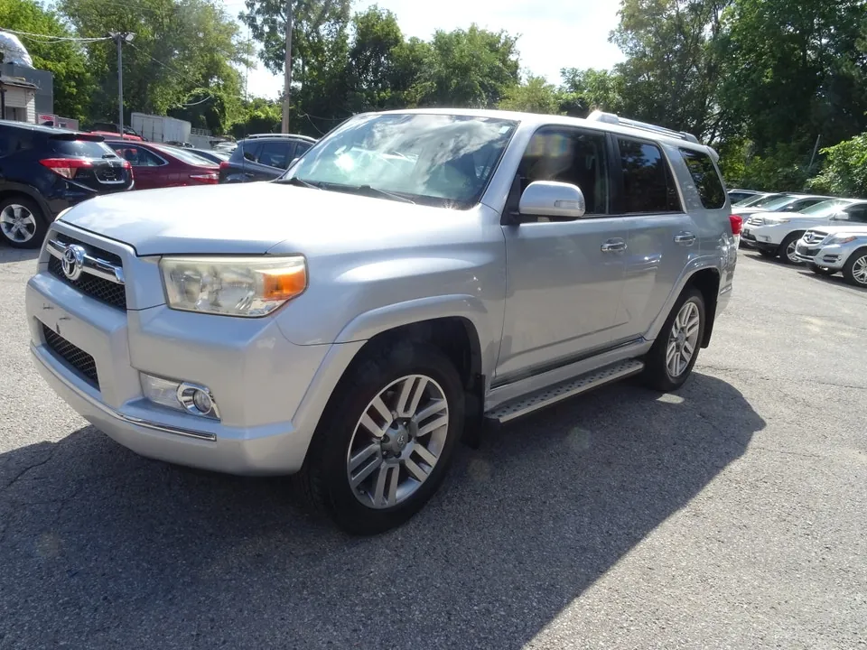 Toyota 4Runner 2011 photo 2