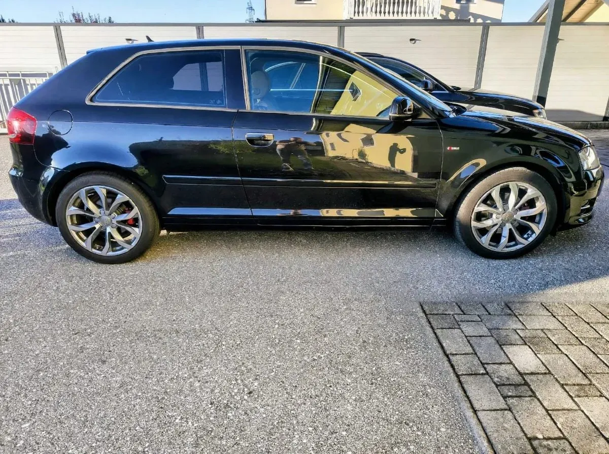 Audi A3 2010 photo 2
