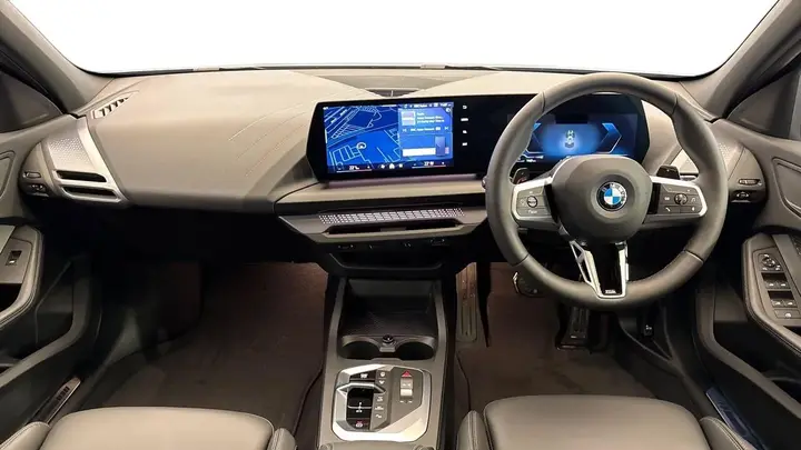 BMW 1 Series 2026 photo 4