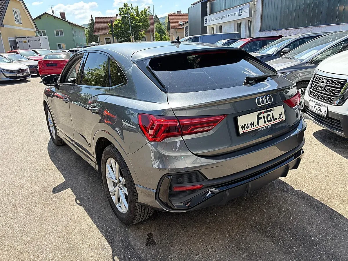 Audi Q3 2021 photo 3