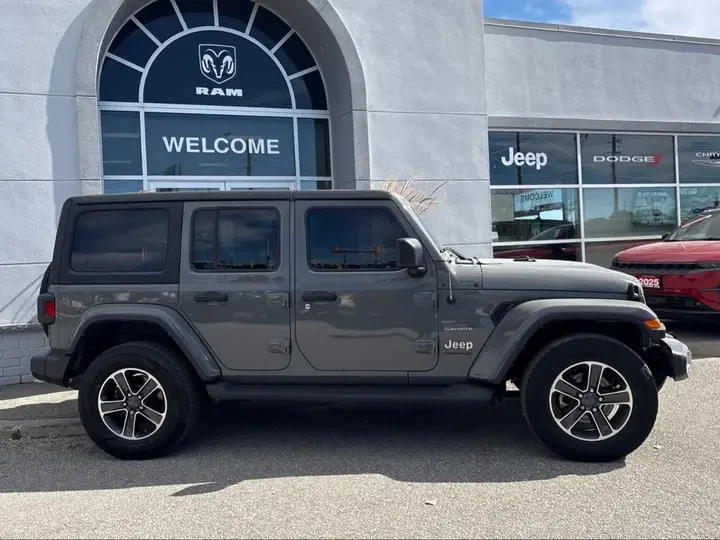 Jeep Wrangler 2023 photo 2